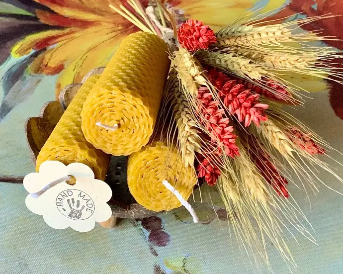 Lumânare fagure cilindrică handmade