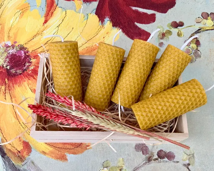 Set 5 lumânări fagure handmade, cu cutie din lemn