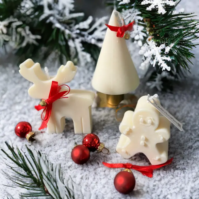 Set Crăciun cu trei lumânări din ceară naturală de soia - gingerbread, ren și brad