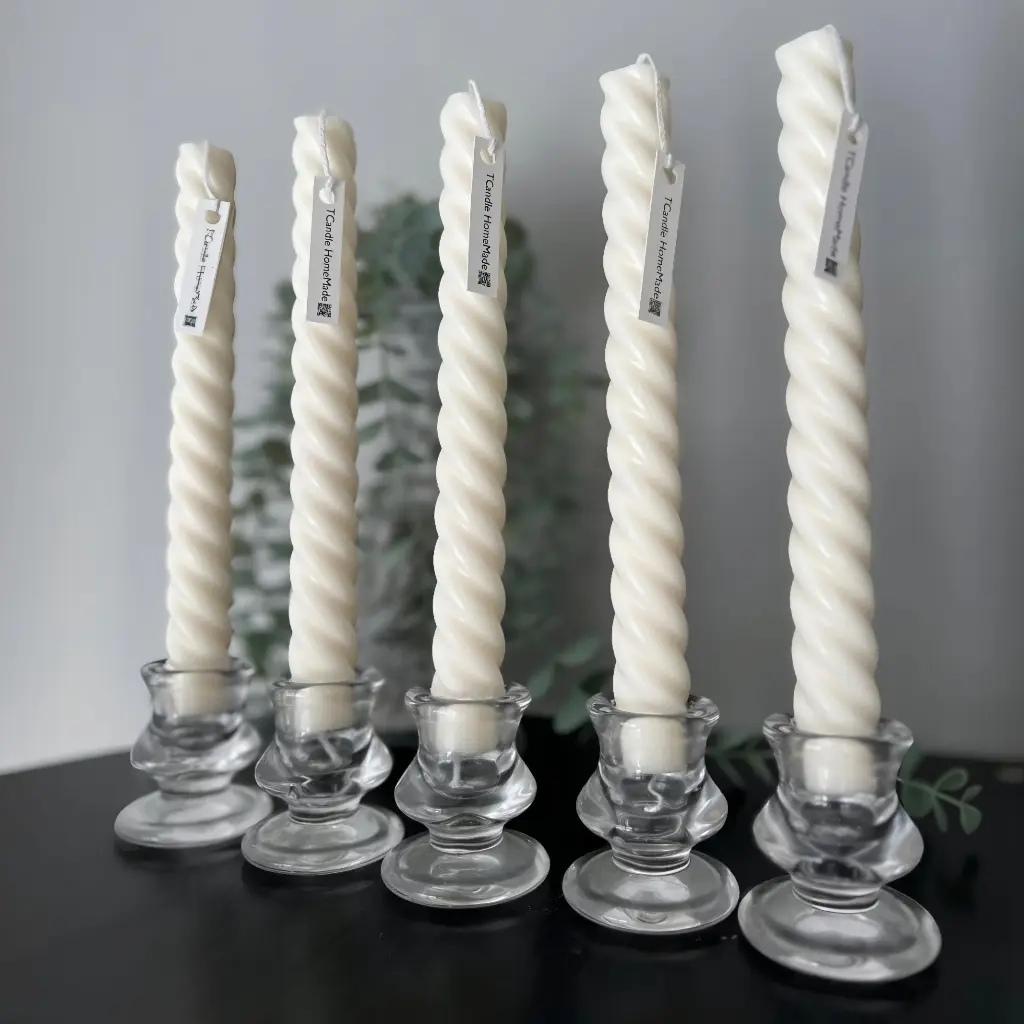 Set de 5 lumânări decorative din ceară de soia, design cilindric spirală, albe, ideale pentru decor minimalist și eco-friendly