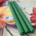 Trei lumânări din ceară de albine, model fagure, verde iarbă, pentru sfeșnic