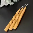 Set trei lumânări sfeșnic spiralate din ceară naturală de albine, design clasic torsadat