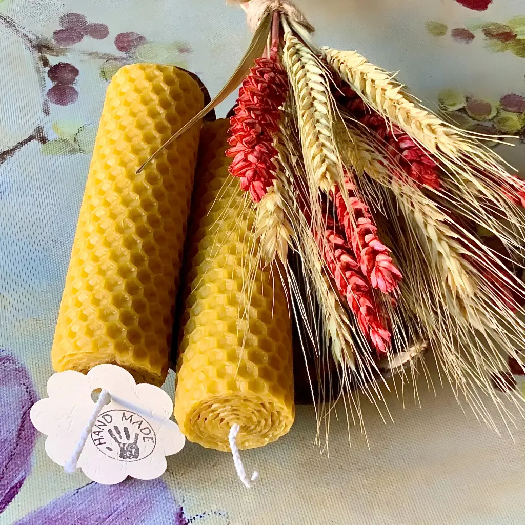 Lumânare fagure din ceară naturală de albine, dimensiuni 6x2 cm, eco și handmade