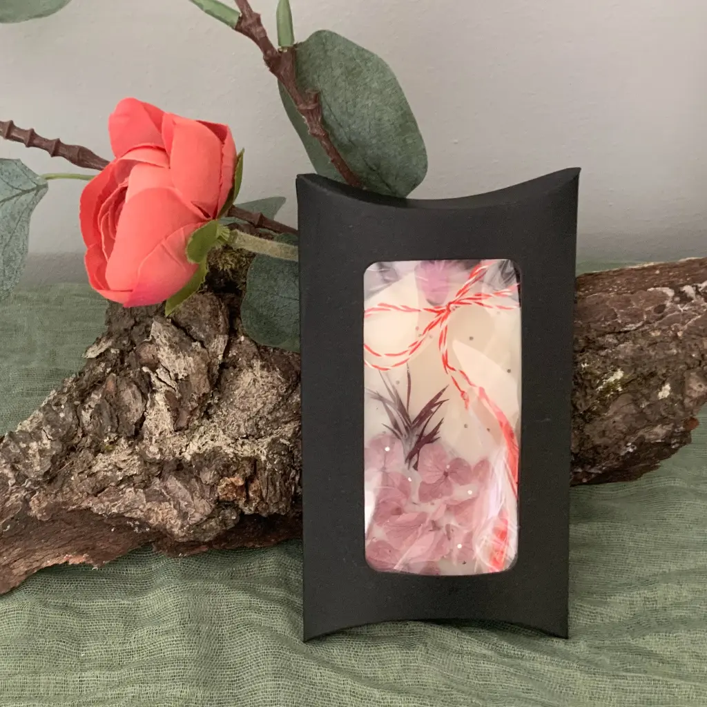 Mărțișor tabletă soia hexagon WaxMelts hortensii lila în cutie