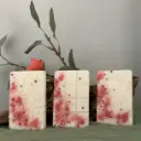 Trei Mărțișoare tablete soia WaxMelts parfum floral sclipici roșu pudrat