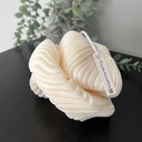 Lumânare decorativă Spiral Rings mică albă din ceară soia