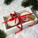 Set de două lumânări din ceară de soia, ambalate elegant în cutie albă TCandle, perfecte pentru cadouri speciale sau momente de relaxare