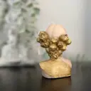 Lumânare decorativă parfumată cu model floral – Fata cu Trandafiri