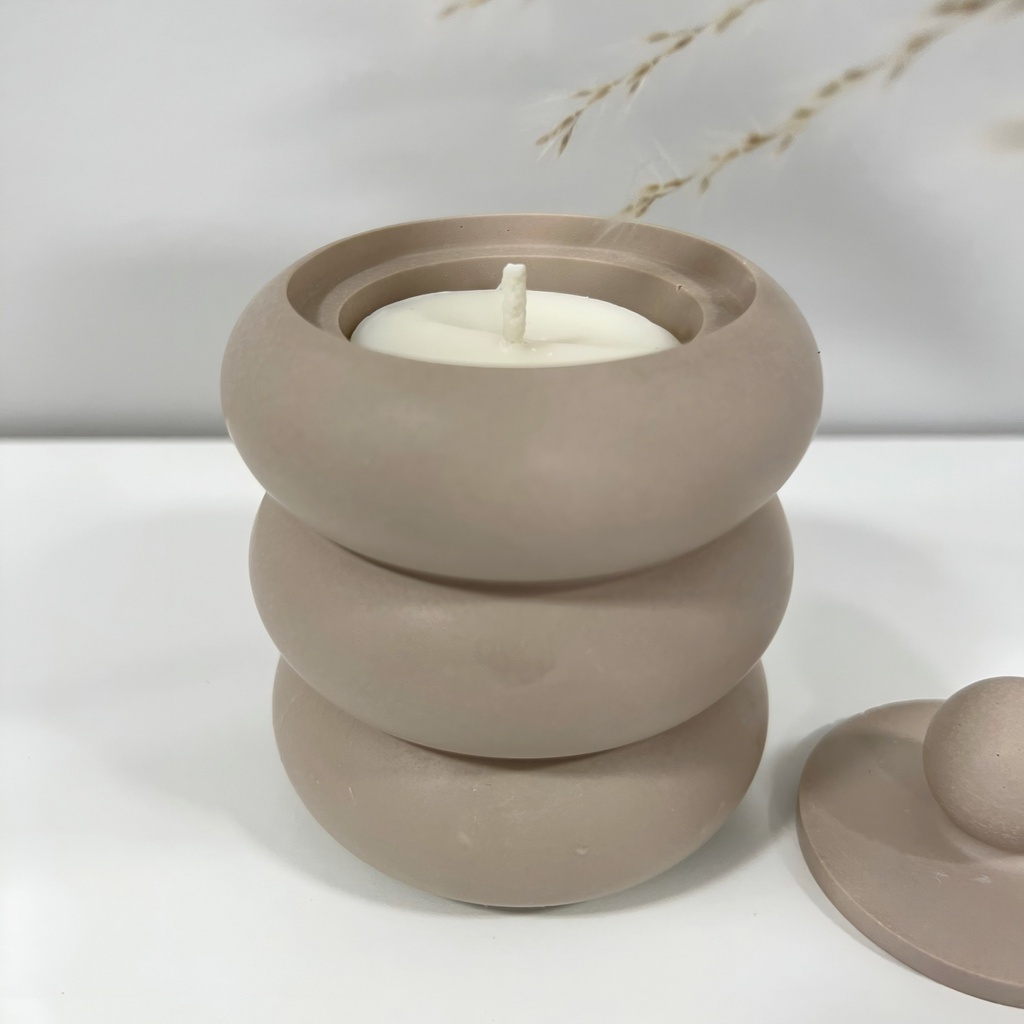 Recipient handmade beige cu capac din Jesmonite, ideal pentru decor modern