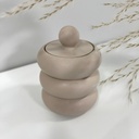 Lumânare în recipient handmade beige cu capac din Jesmonite, ideal pentru decor modern