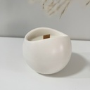 Lumânare handmade în recipient decorativ alb Infinit din Jesmonite