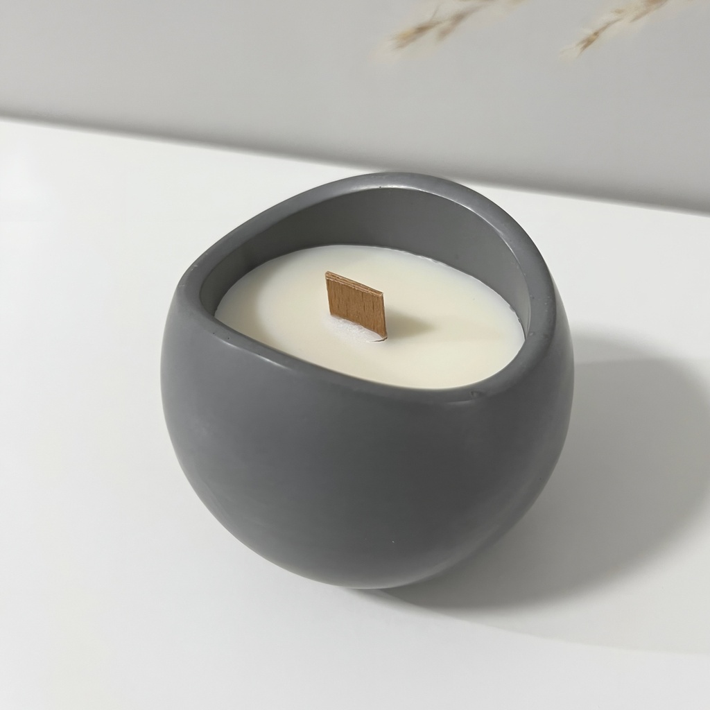 Lumânare handmade în recipient decorativ gri Infinit din Jesmonite