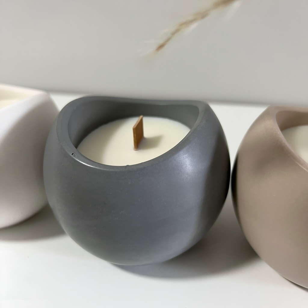 Design minimalist – lumânare parfumată în recipient gri Infinit