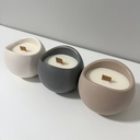 Set de 3 lumânări în recipiente decorative, în culori alb, bej și gri, design minimalist
