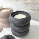 Lumânare în recipient Three Circles Maxi, culoare gri, realizată din Jesmonite, cu un design modern și minimalist
