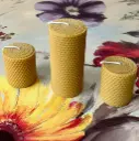 Set de 3 lumânări fagure din ceară naturală de albine: 2 de 7x6 cm și 1 de 14x6 cm, eco-friendly