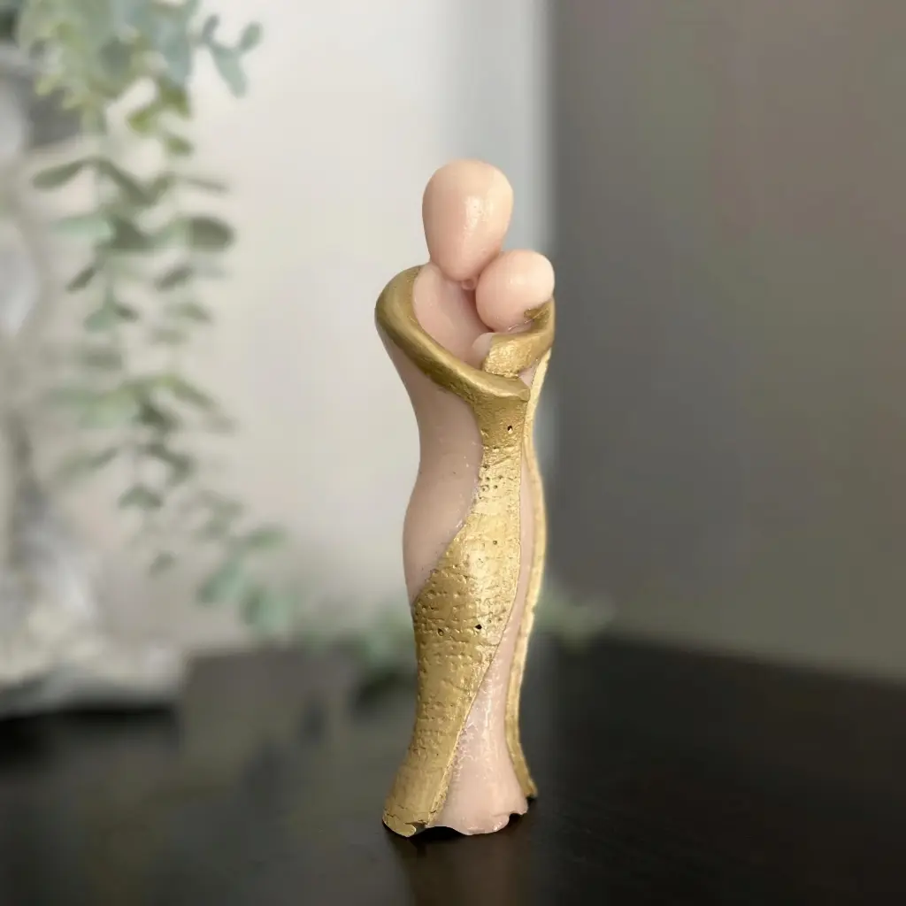 Lumânare parfumată decorativă Mama și Pruncul, design handmade unic