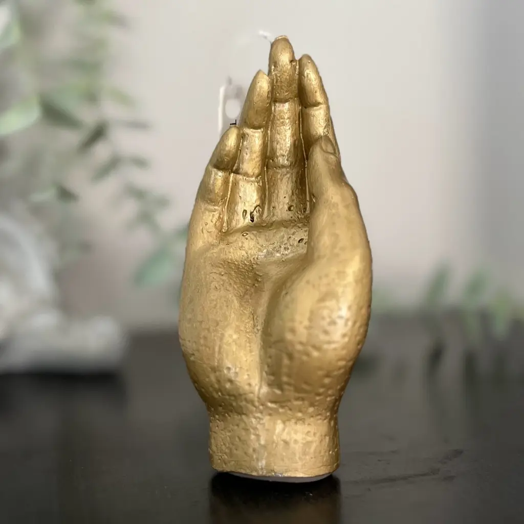 Lumânare parfumată decorativă în formă de mână, culoare auriu