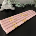 Set de cinci lumânări din ceară de soia naturală, pentru masă, în nuanțe de roz pal și auriu