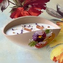 Lumânare decorativă parfumată flori de bumbac din ceară naturală soia in bol ceramic floral crem