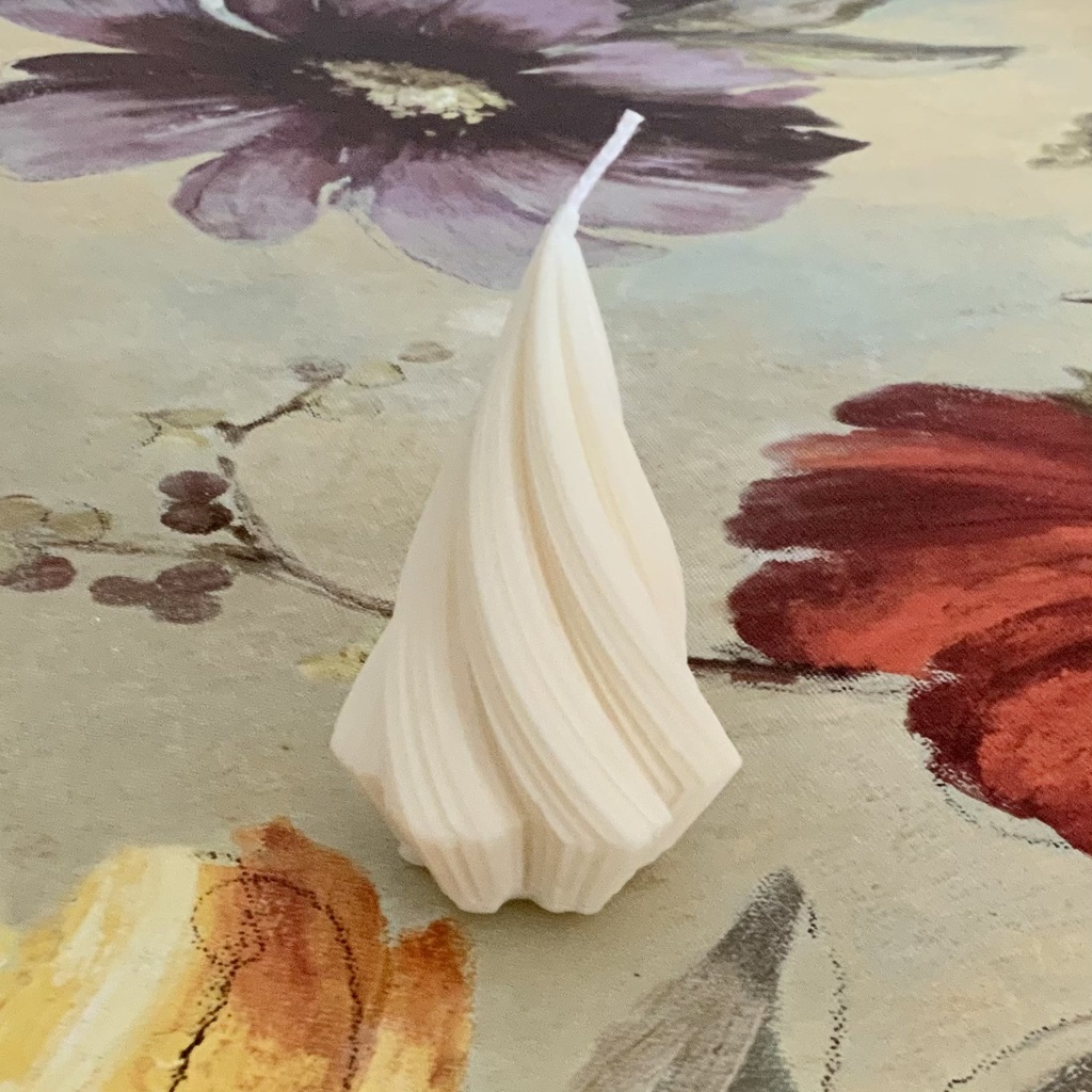Lumânare ceară soia tip spirală con mică albă parfum lavandă
