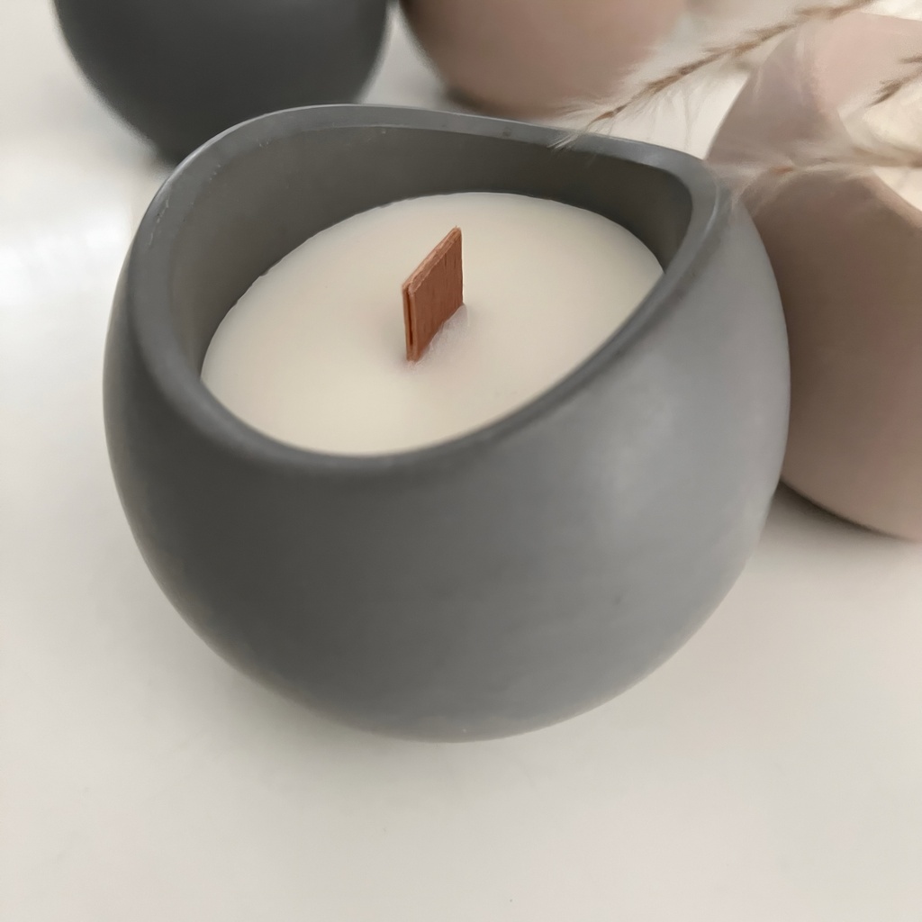 Lumânare în recipient decorativ gri Infinit din Jesmonite