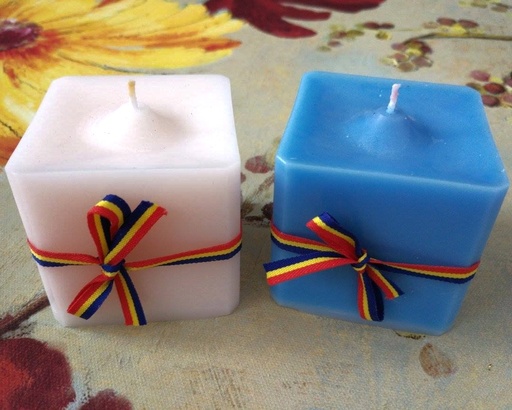 Set două lumânări cub parfumate decorate tricolor