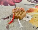 Lumânare Mărțișor fagure albinuță ceară naturală albine