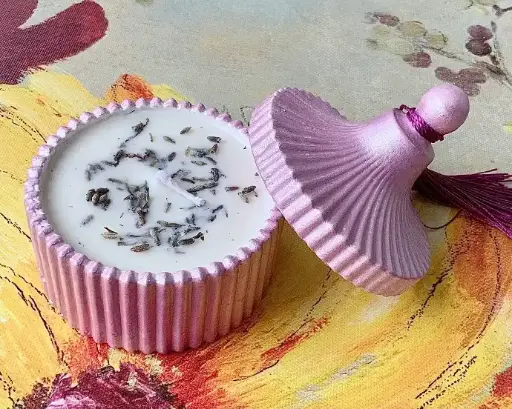 Lumânare ceară soia lavandă bombonieră ceramică roz