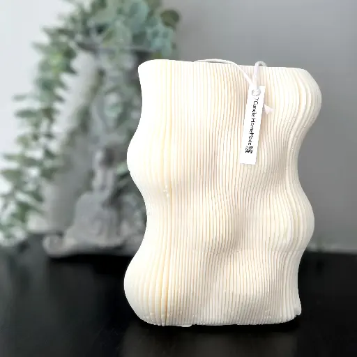 Lumânare decorativă sculpturală ceară naturală soia Wave