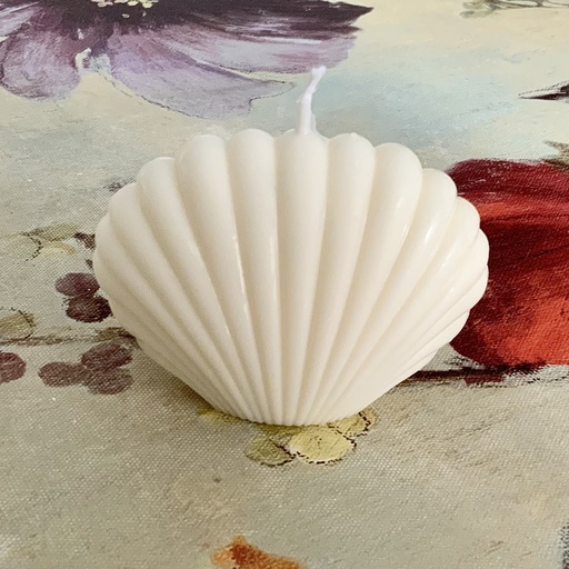 Lumânare scoică ceară naturală soia albă parfum lavandă